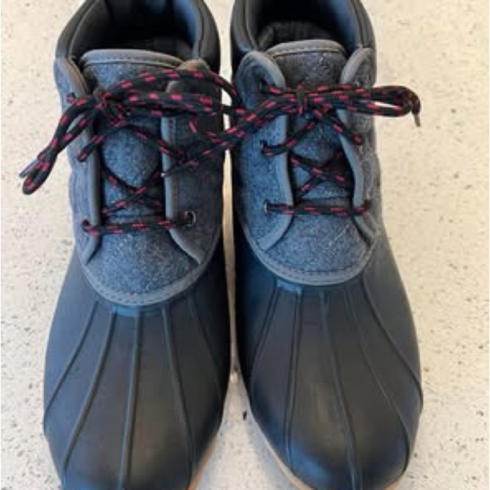 Skechers Duck Boots Black and Gray Winter Boots